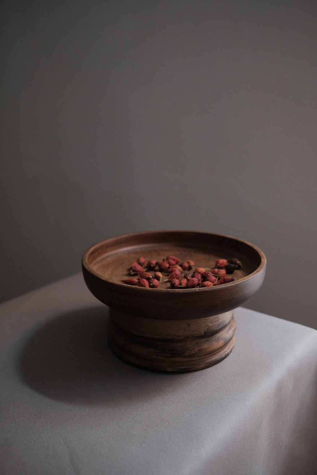 Round Pedestal Tray